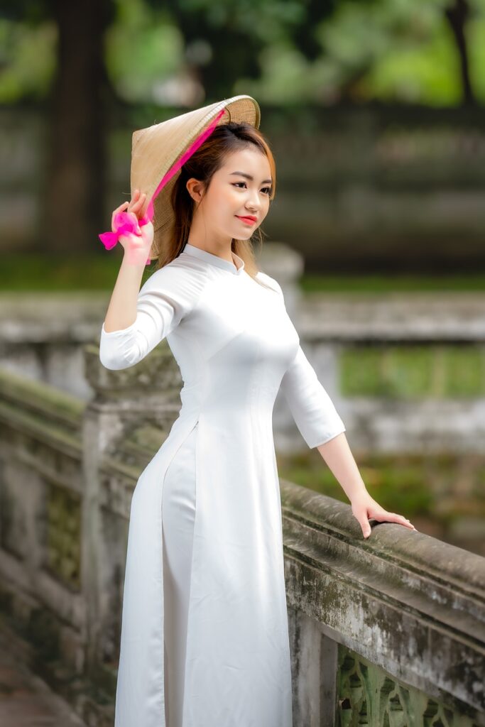 ao dai, girl, vietnamese-7703849.jpg